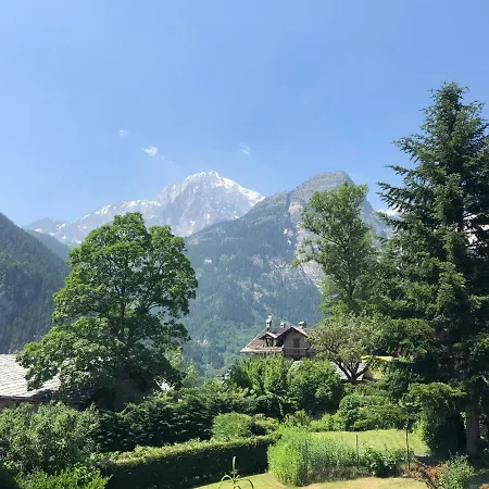 Luminosa Mansarda A Due Passi Da Courmayeur 프레셍디디에